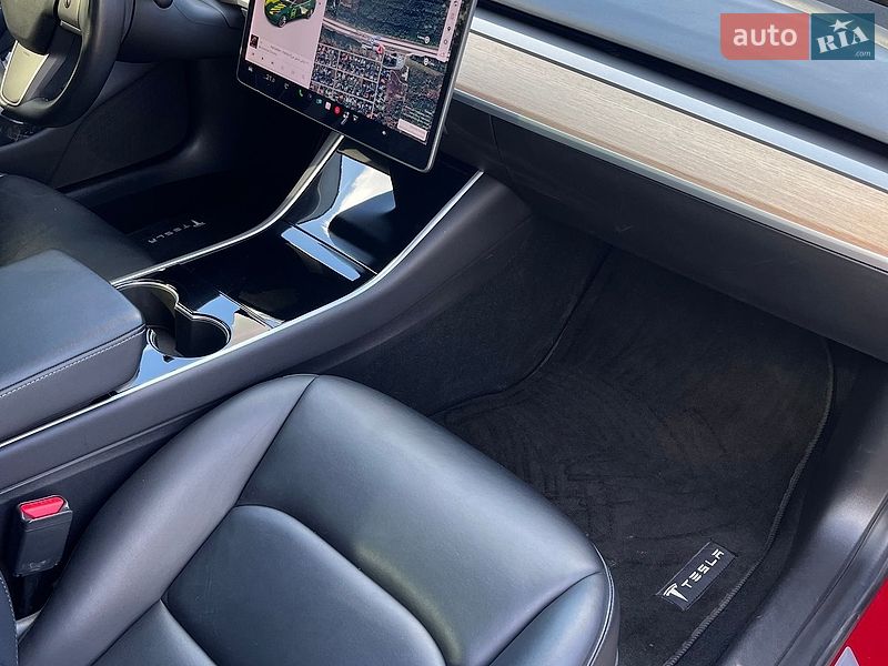 Седан Tesla Model 3 2019 в Киеве