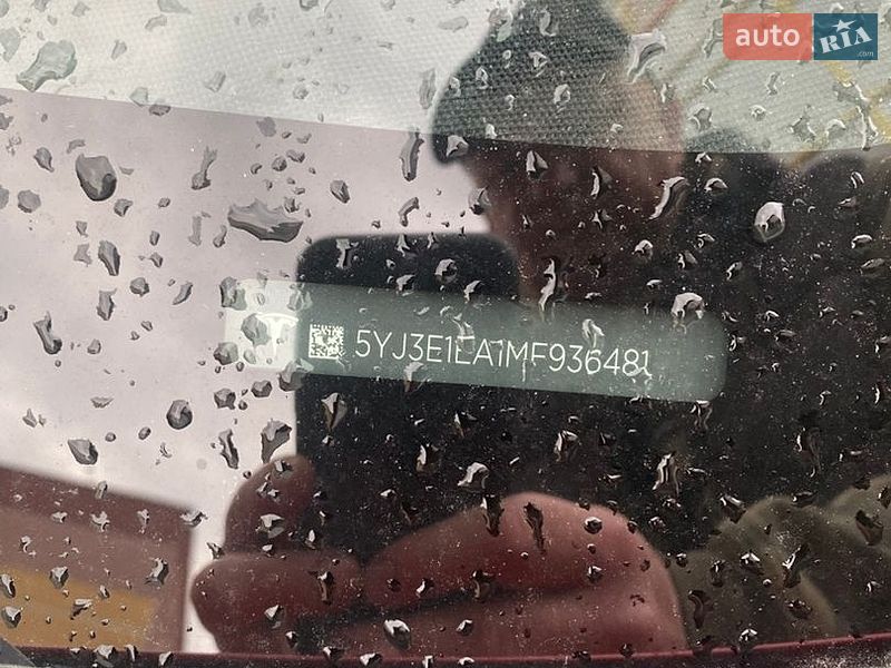 Седан Tesla Model 3 2021 в Ровно