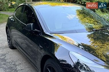 Седан Tesla Model 3 2021 в Киеве
