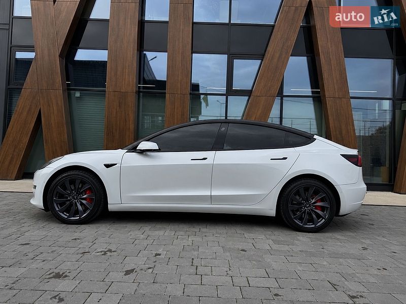 Седан Tesla Model 3 2018 в Луцке