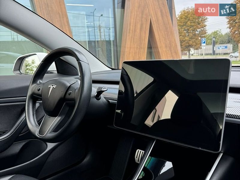 Седан Tesla Model 3 2018 в Луцке