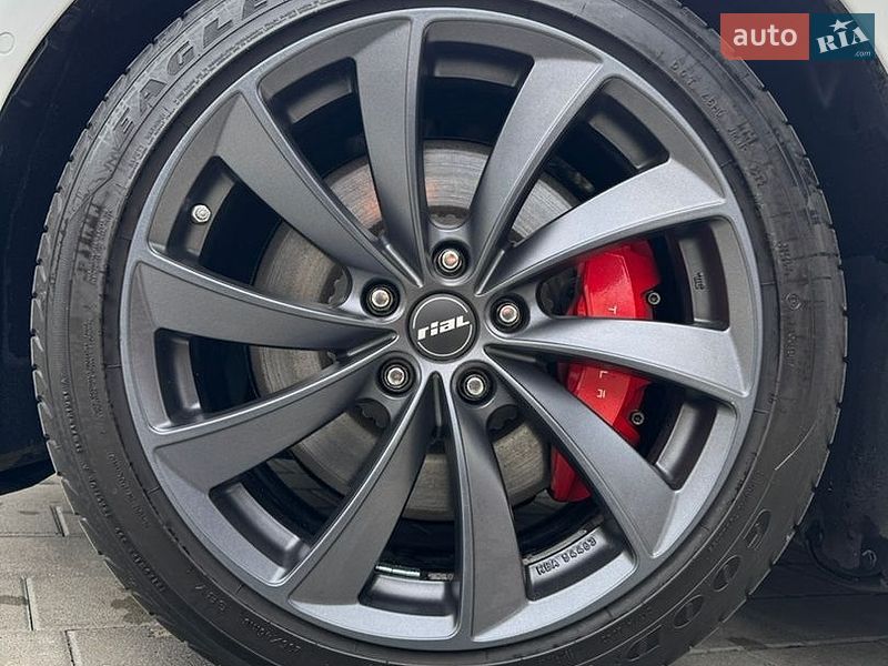 Седан Tesla Model 3 2018 в Луцке