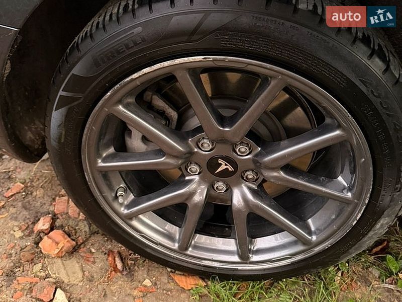 Седан Tesla Model 3 2019 в Львові
