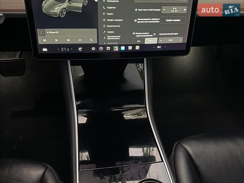 Седан Tesla Model 3 2019 в Львові