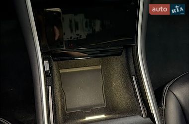 Седан Tesla Model 3 2019 в Львові