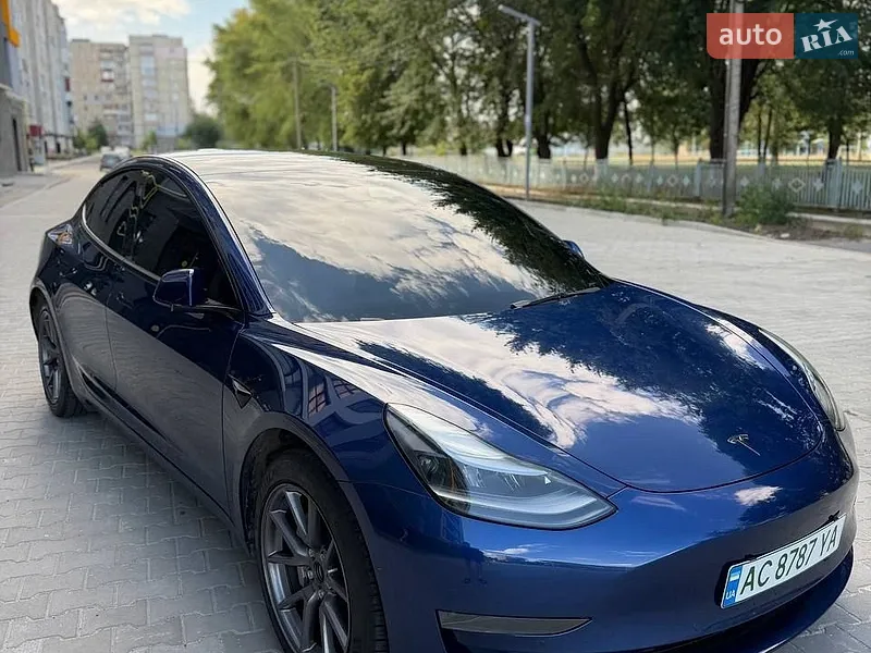 Tesla Model 3 2021