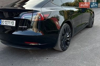 Седан Tesla Model 3 2023 в Тернополі