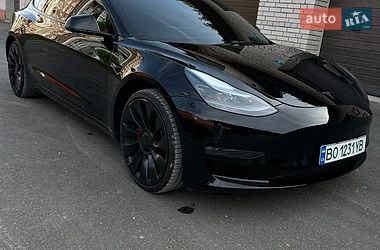 Седан Tesla Model 3 2023 в Тернополі