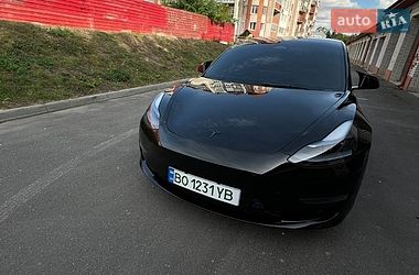 Седан Tesla Model 3 2023 в Тернополі