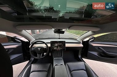 Седан Tesla Model 3 2023 в Тернополі
