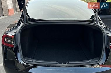 Седан Tesla Model 3 2023 в Тернополі