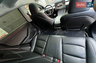 Седан Tesla Model 3 2023 в Тернополі