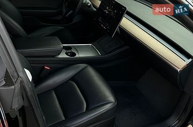 Седан Tesla Model 3 2023 в Тернополі