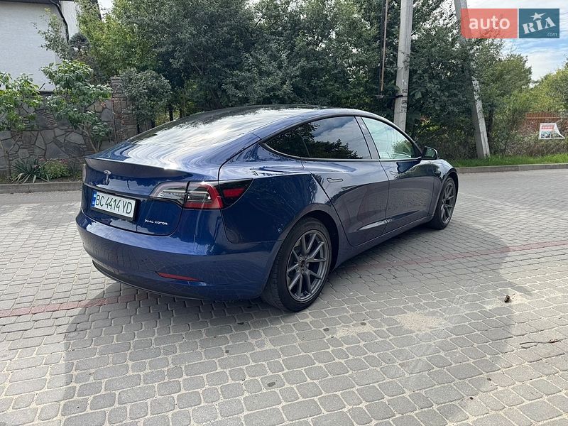 Седан Tesla Model 3 2022 в Львові