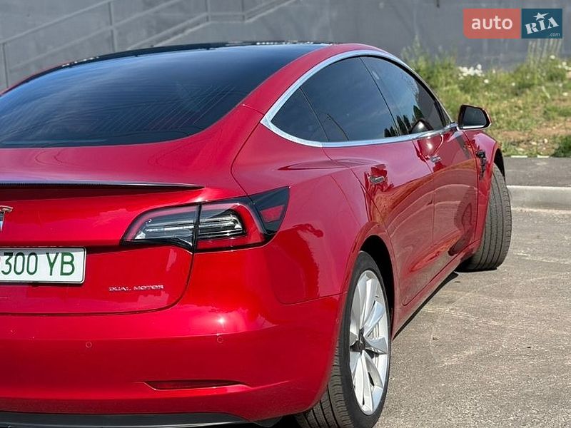 Седан Tesla Model 3 2019 в Нежине