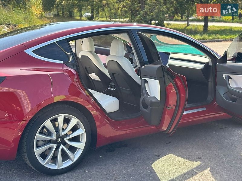 Седан Tesla Model 3 2019 в Нежине