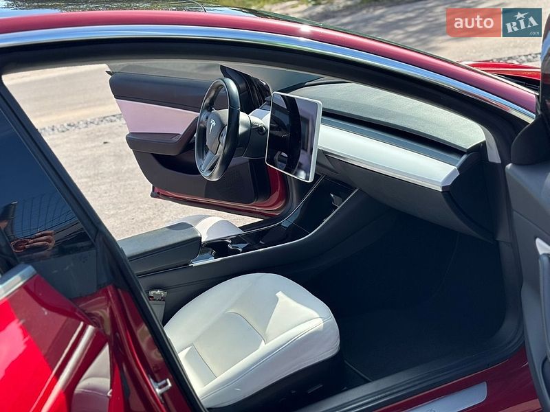 Седан Tesla Model 3 2019 в Нежине