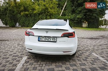 Седан Tesla Model 3 2021 в Івано-Франківську