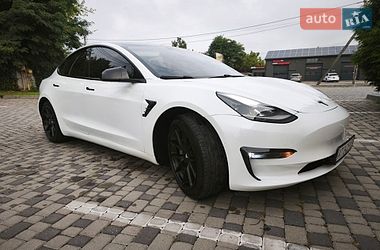 Седан Tesla Model 3 2021 в Івано-Франківську