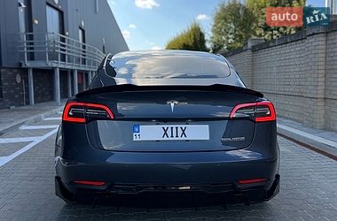Седан Tesla Model 3 2021 в Києві