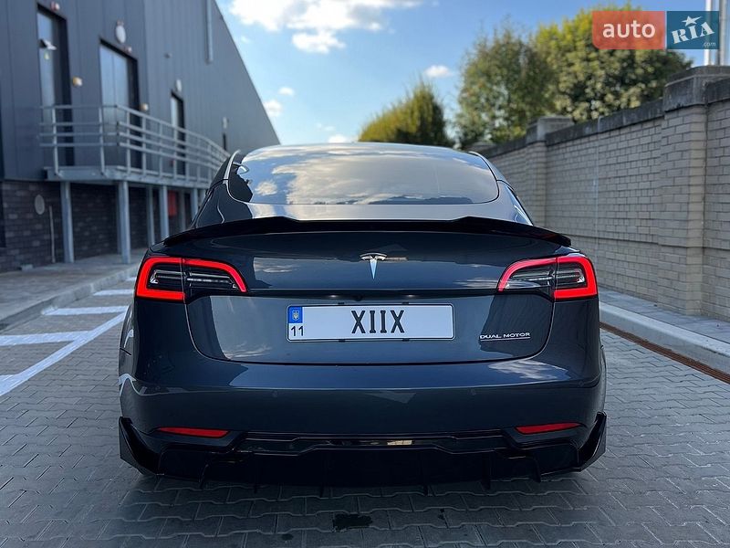 Седан Tesla Model 3 2021 в Києві