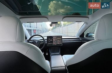 Седан Tesla Model 3 2021 в Києві