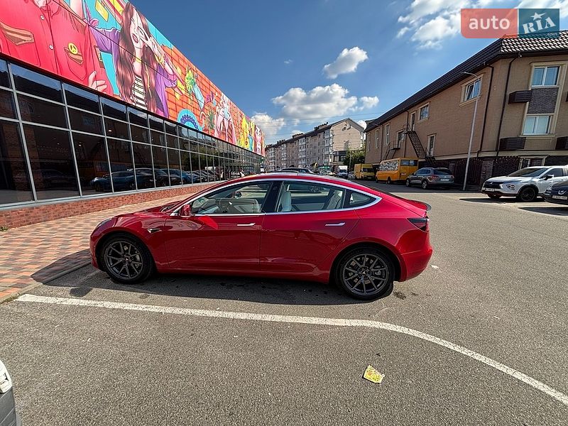 Седан Tesla Model 3 2018 в Киеве