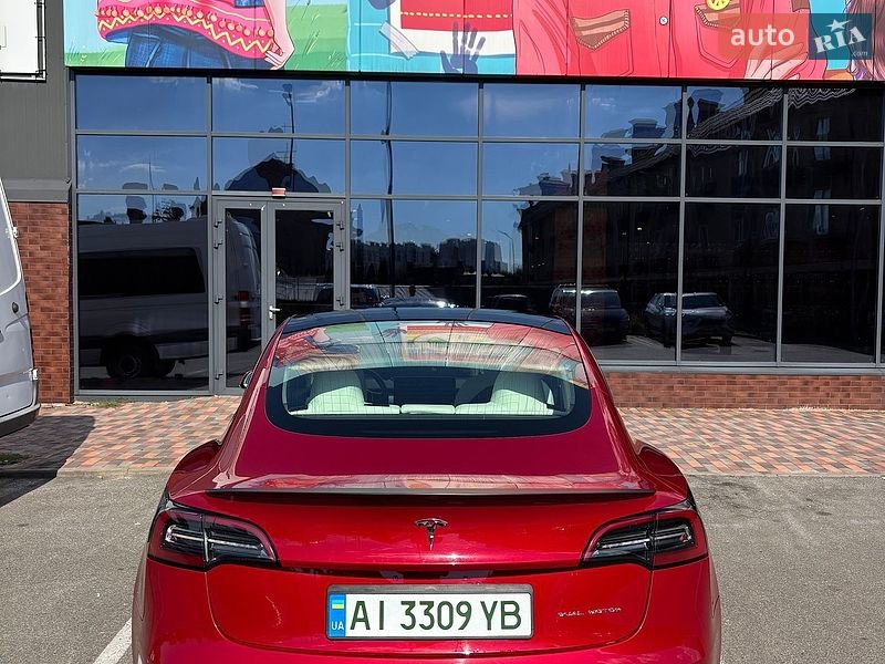 Седан Tesla Model 3 2018 в Киеве