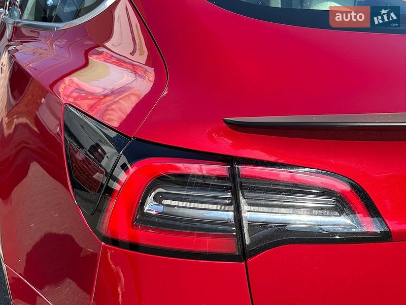 Седан Tesla Model 3 2018 в Киеве