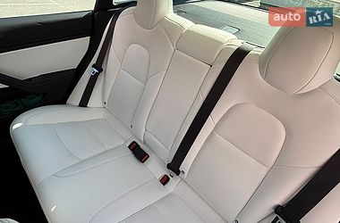 Седан Tesla Model 3 2018 в Киеве