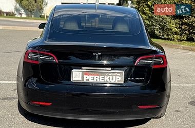 Седан Tesla Model 3 2021 в Киеве