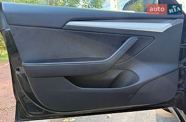 Седан Tesla Model 3 2021 в Киеве