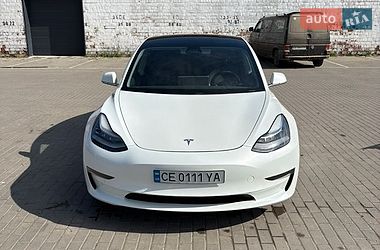 Седан Tesla Model 3 2019 в Черновцах