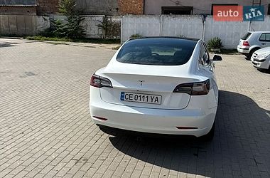 Седан Tesla Model 3 2019 в Чернівцях
