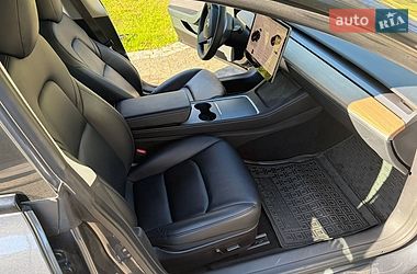 Седан Tesla Model 3 2022 в Бориславі