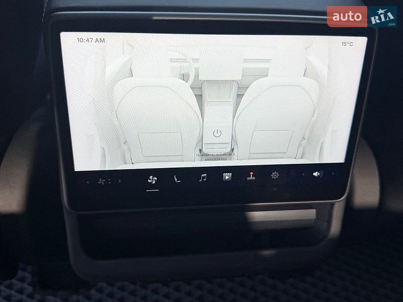 Седан Tesla Model 3 2025 в Рівному