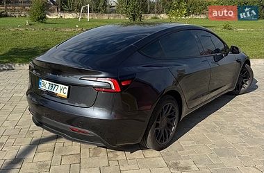 Седан Tesla Model 3 2025 в Рівному