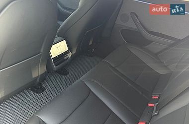 Седан Tesla Model 3 2025 в Рівному