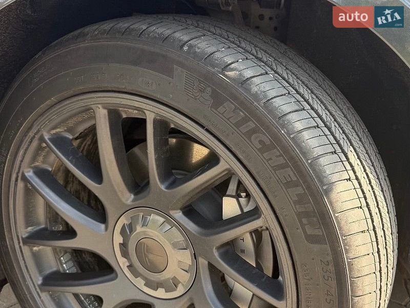 Седан Tesla Model 3 2025 в Рівному