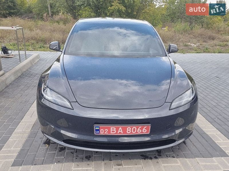 Седан Tesla Model 3 2025 в Кропивницькому