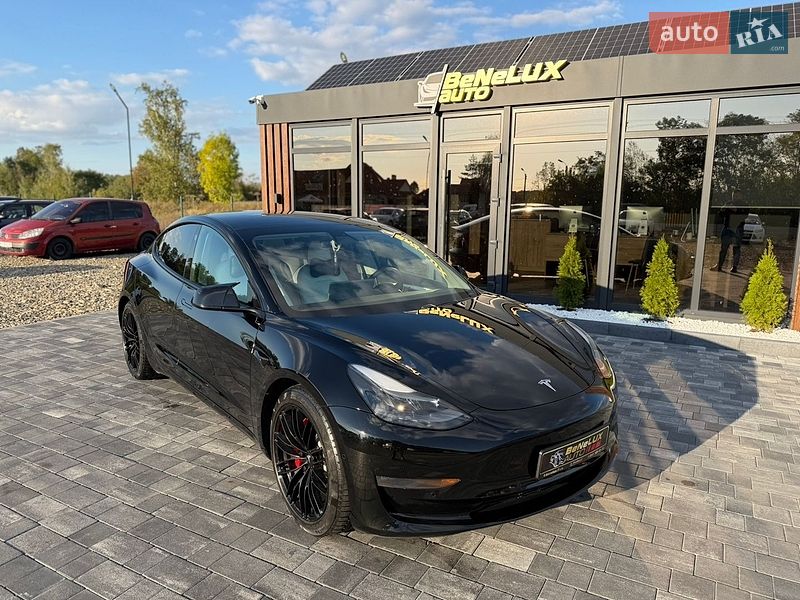 Седан Tesla Model 3 2021 в Коломые