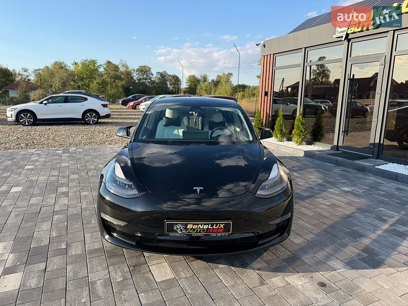 Седан Tesla Model 3 2021 в Коломые