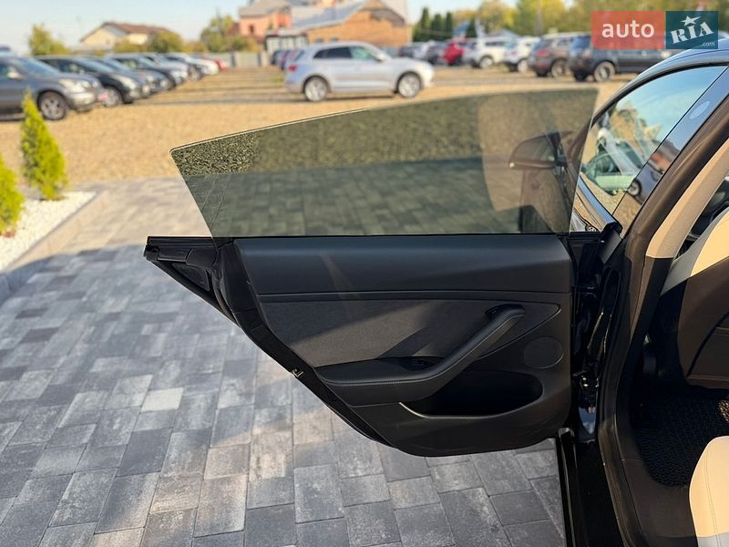 Седан Tesla Model 3 2021 в Коломые