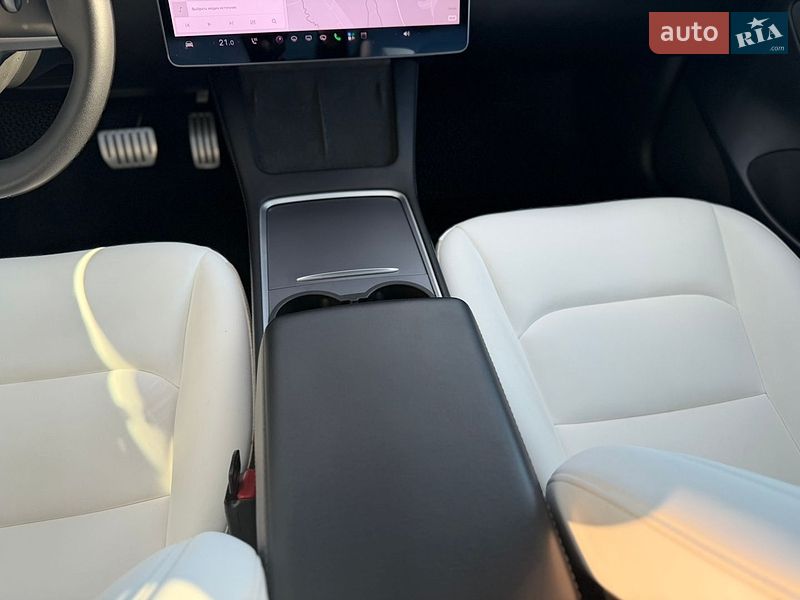 Седан Tesla Model 3 2021 в Коломые
