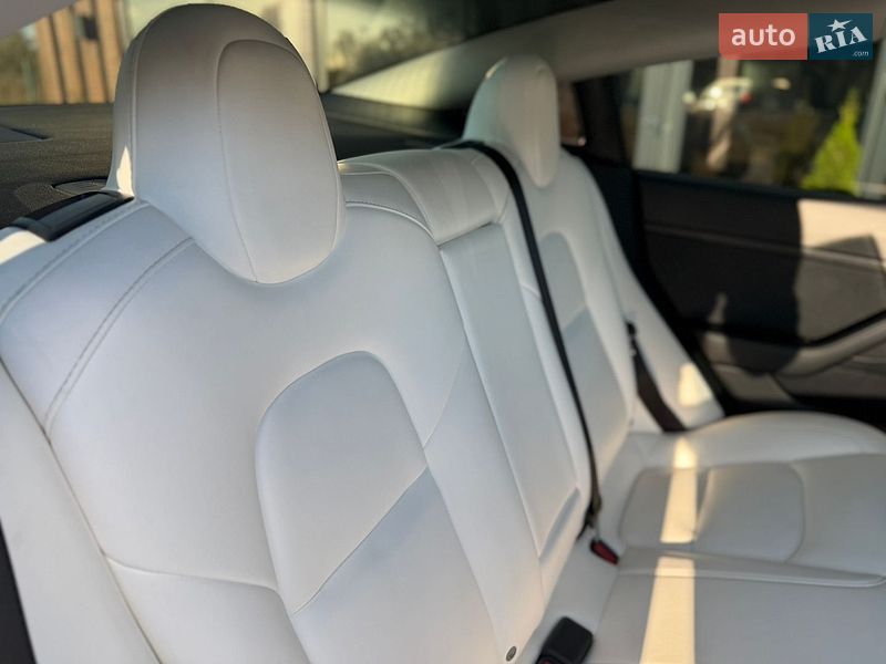 Седан Tesla Model 3 2021 в Коломые