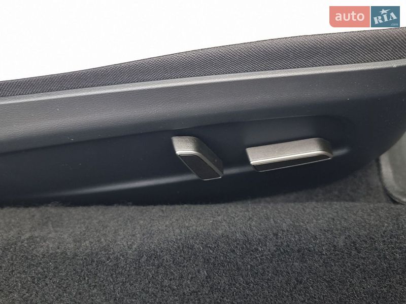 Седан Tesla Model 3 2025 в Кропивницькому
