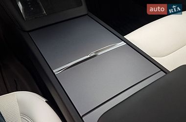 Седан Tesla Model 3 2025 в Кропивницькому