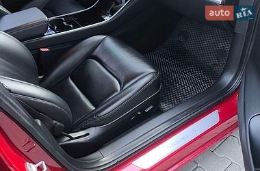 Седан Tesla Model 3 2018 в Староконстантинове