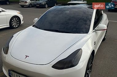 Седан Tesla Model 3 2020 в Києві