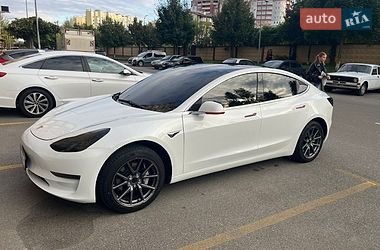 Седан Tesla Model 3 2020 в Києві